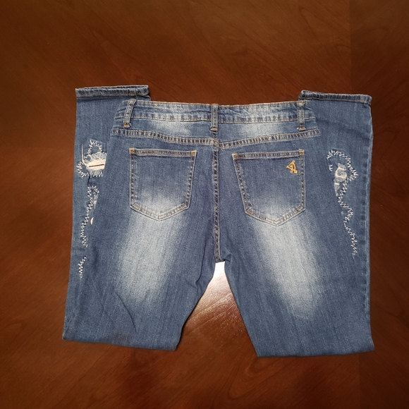 VIP Rip n Repair Distressed Jeans - Picture 3 of 5